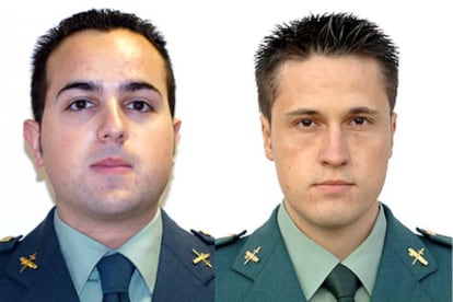 Los dos guardia civiles, Raúl Centeno y Fernando Trapero, asesinados por ETA en diciembre de 2007.