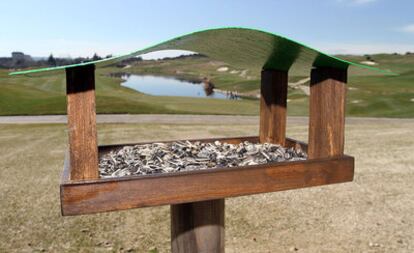 Una de las instalaciones nido con pipas para introducir aves en los campos de golf.