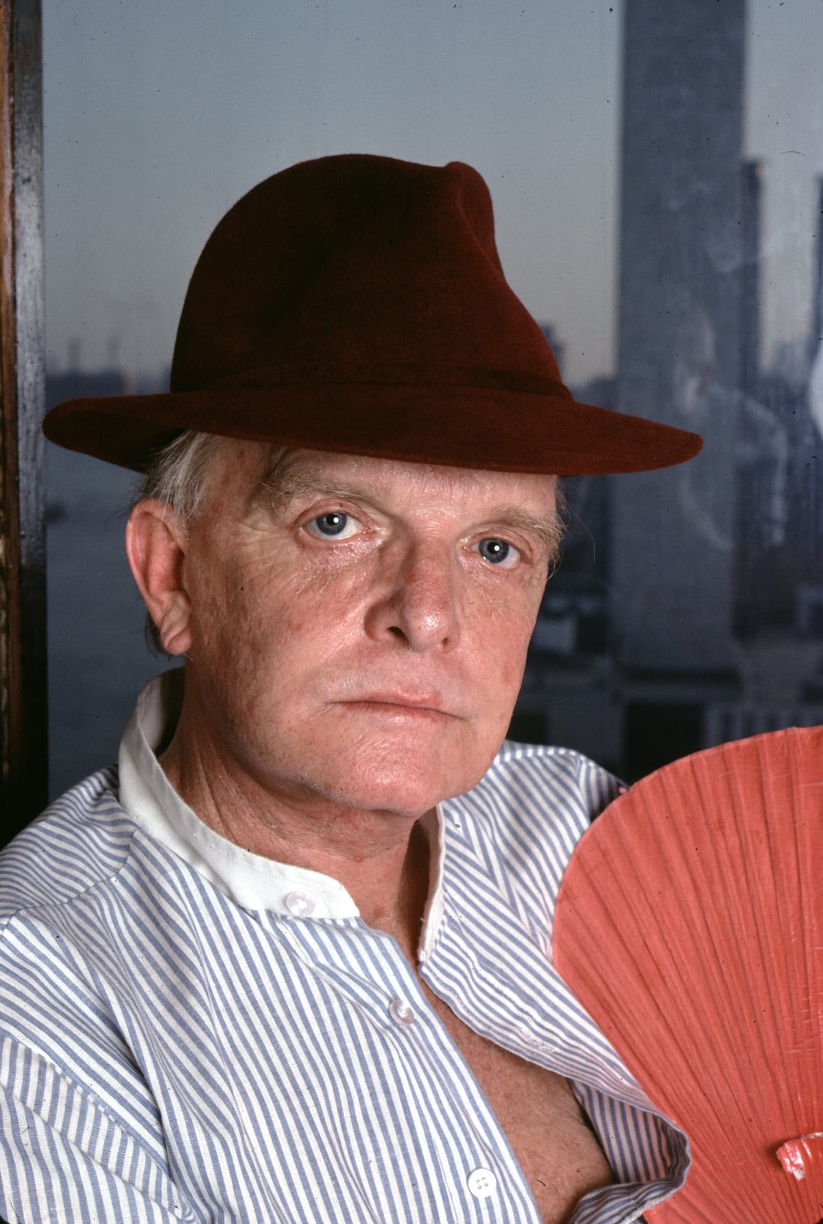 From high-class 'swans' to seedy dives: Truman Capote's spiral of  self-destruction after betraying the jet set | Culture | EL PAÍS English, image size:1200x1785