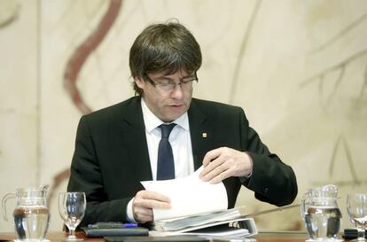 Carles Puigdemont, durante la reunión semanal del Gobierno catalán.