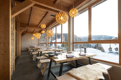 Comedor del hotel Eurostars La Pleta, situado a cinco minutos de la pista de esquí.