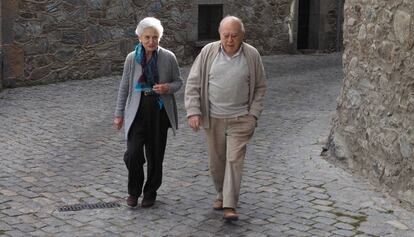 Jordi Pujol i la seva dona, Marta Ferrusola, a Queralbs, al Pirineu català, el desembre del 2015.