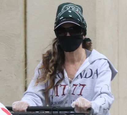 La actriz Sarah Jessica Parker, haciendo la compra en Nueva York.