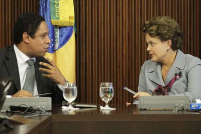 La presidenta Rousseff con Orlando Silva, ministro de Deportes, el pasado mayo.