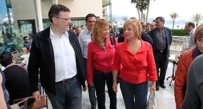 Ximo Puig, Leire Paj&iacute;n y Elena Valenciano, ayer, en Alf&agrave;s del Pi.