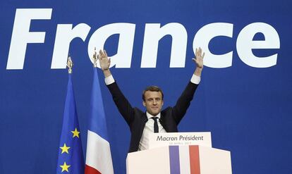 Macron celebra su resultado en la primera vuelta de las elecciones presidenciales francesas 