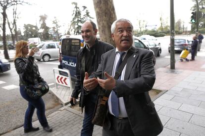 Luis Pineda, presidente de Ausbanc, tras su detenci&oacute;n el 15 de abril.