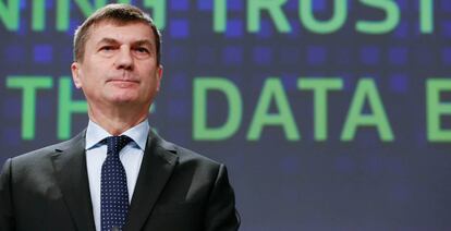 El vicepresidente de la Comisi&oacute;n Europea, Andrus Ansip, durante la presentaci&oacute;n de la propuesta.