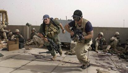 Agents armats de l'empresa de seguretat Blackwater Worldwide a Najaf (Iraq) el 2004.