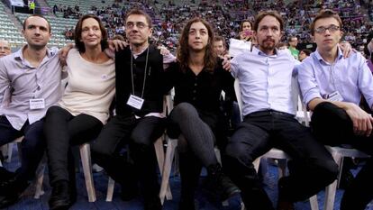 Desde la izquierda: Luis Alegre, Carolina Bescansa, Juan Carlos Monedero, Tania González, Pablo Iglesias e Íñigo Errejón, en el primer congreso de Podemos.