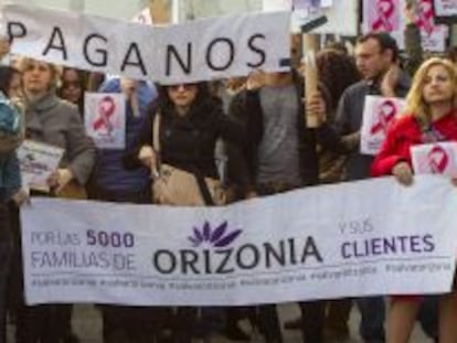 Manifestaci&oacute;n de trabajadores de Orizonia afectados durante la negociaci&oacute;n del ERE que finalmente afectar&aacute; a 2.300 empleados