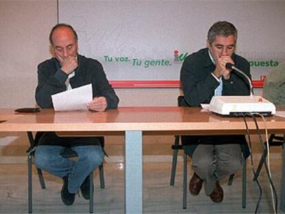 Francisco Frutos y Gaspar Llamazares, ayer durante la reunión de la presidencia de Izquierda Unida.