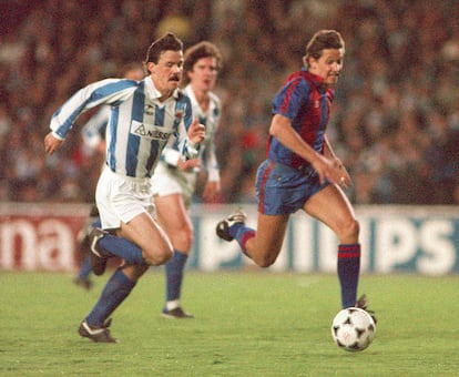 Larrañaga persigue al barcelonista Lineker en la final de Copa de 1988. EFE