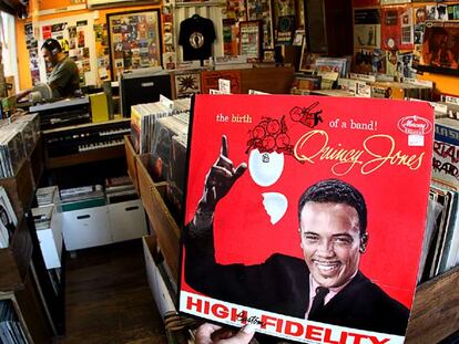 EL VIEJO VINILO TOMA EL RELEVO AL CD