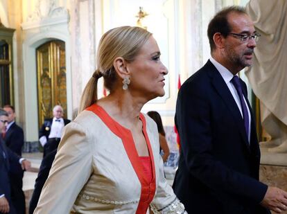 La presidenta de la Comunidad de Madrid, Cristina Cifuentes, este martes a su llegada asiste a la solemne sesión de apertura del año judicial