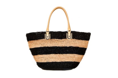 Capazo
	

	Es el típico bolso que llevamos a la playa (aunque en verano también lo veamos fuera de ella). Se parece a una cesta de mimbre y tiene una forma similar a la de un trapecio invertido. En la imagen, capazo bicolor de Alice + Olivia.