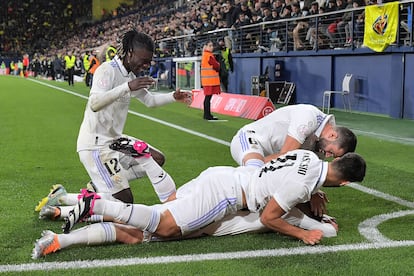 Los jugadores del Real Madrid celebran el gol de Ceballos este jueves en Villarreal.