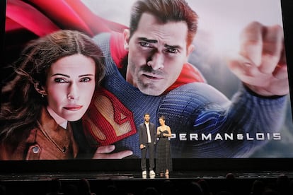 Tyler Hoechlin y Bitsie Tullock, protagonistas de 'Superman & Lois'.