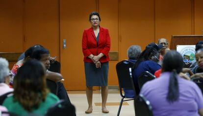 La congresista demócrata Rashida Tlaib, el jueves en una reunión en Wixom (Michigan).