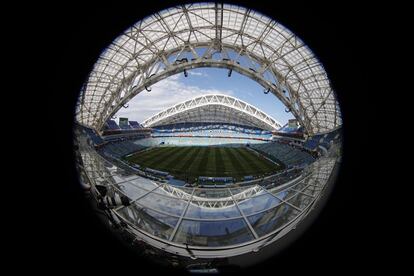 Vista de ojo de pez del estadio de Sochi antes del partido de fútbol de la ronda preliminar del grupo G entre Bélgica y Panamá.