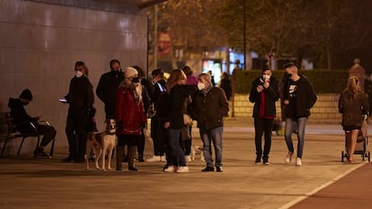 Residents of the city of Granada fled to the street after feeling a series of earthquakes on Tuesday night.