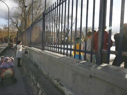 Colegio Público Manuel Núñez Arenas, en Puente de Vallecas, uno de los peores en la prueba.