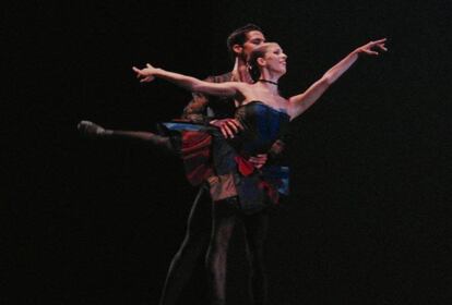 Mar&iacute;a Mu&ntilde;oz y &Aacute;lvaro Madrigal en &quot;Scarlatti pas de deux&quot;, coreograf&iacute;a de J. C. Mart&iacute;nez.