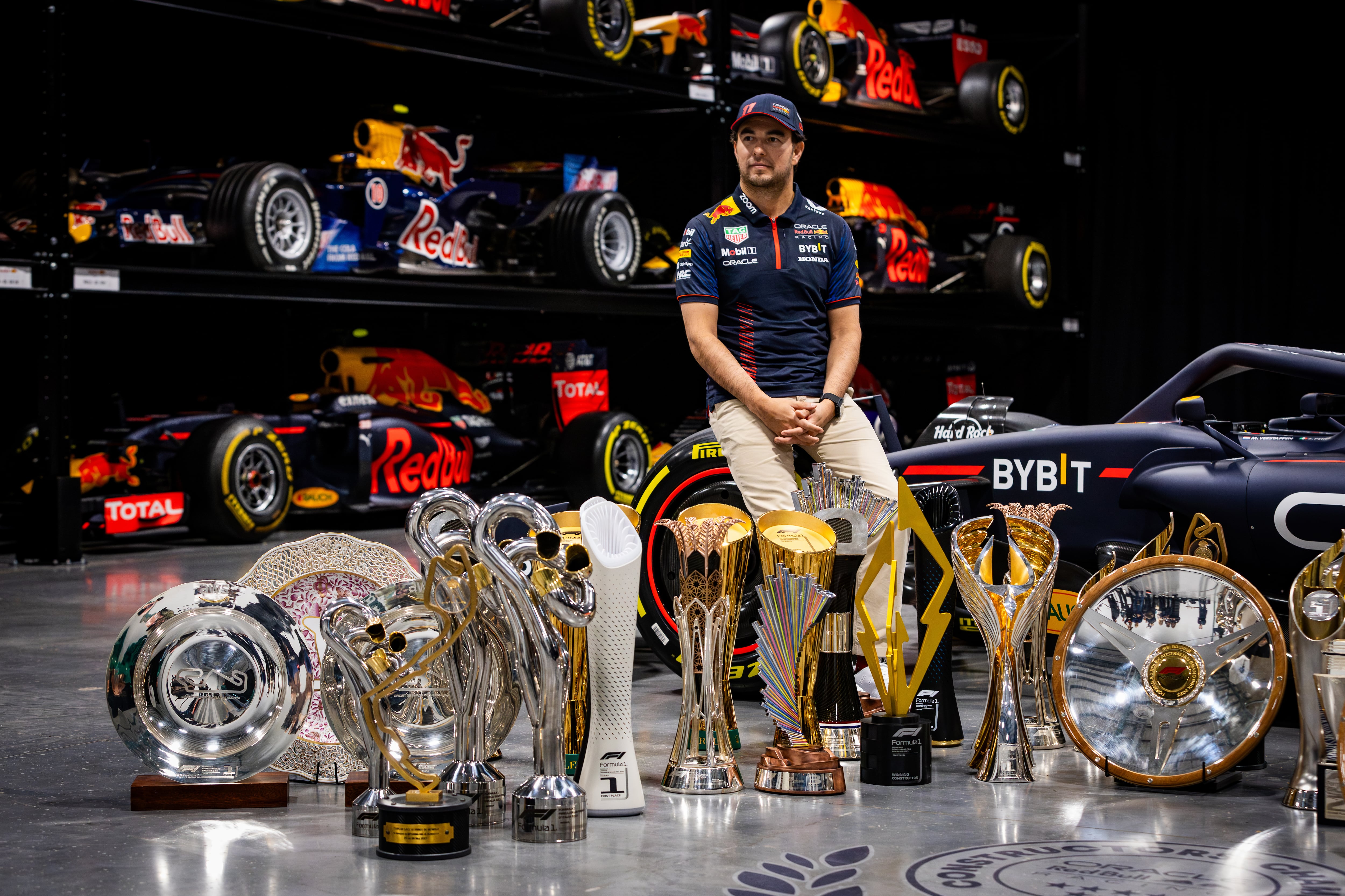 El tiempo (y la debacle de Red Bull) le dan la razón a Checo Pérez