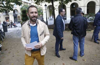 Denis Itxaso durante el acto político que ha celebrado en San Sebastián.