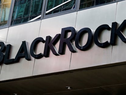Logo de BlackRock en sus oficinas de Nueva York.