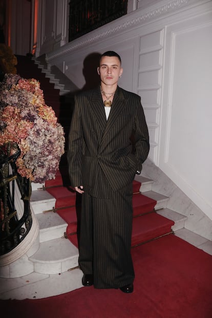 El actor Arón Piper, vestido de Jean Paul Gaultier.