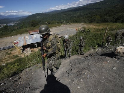 Militares en la región del VRAEM, donde tiene presencia la guerrilla maoísta Sendero Luminoso.