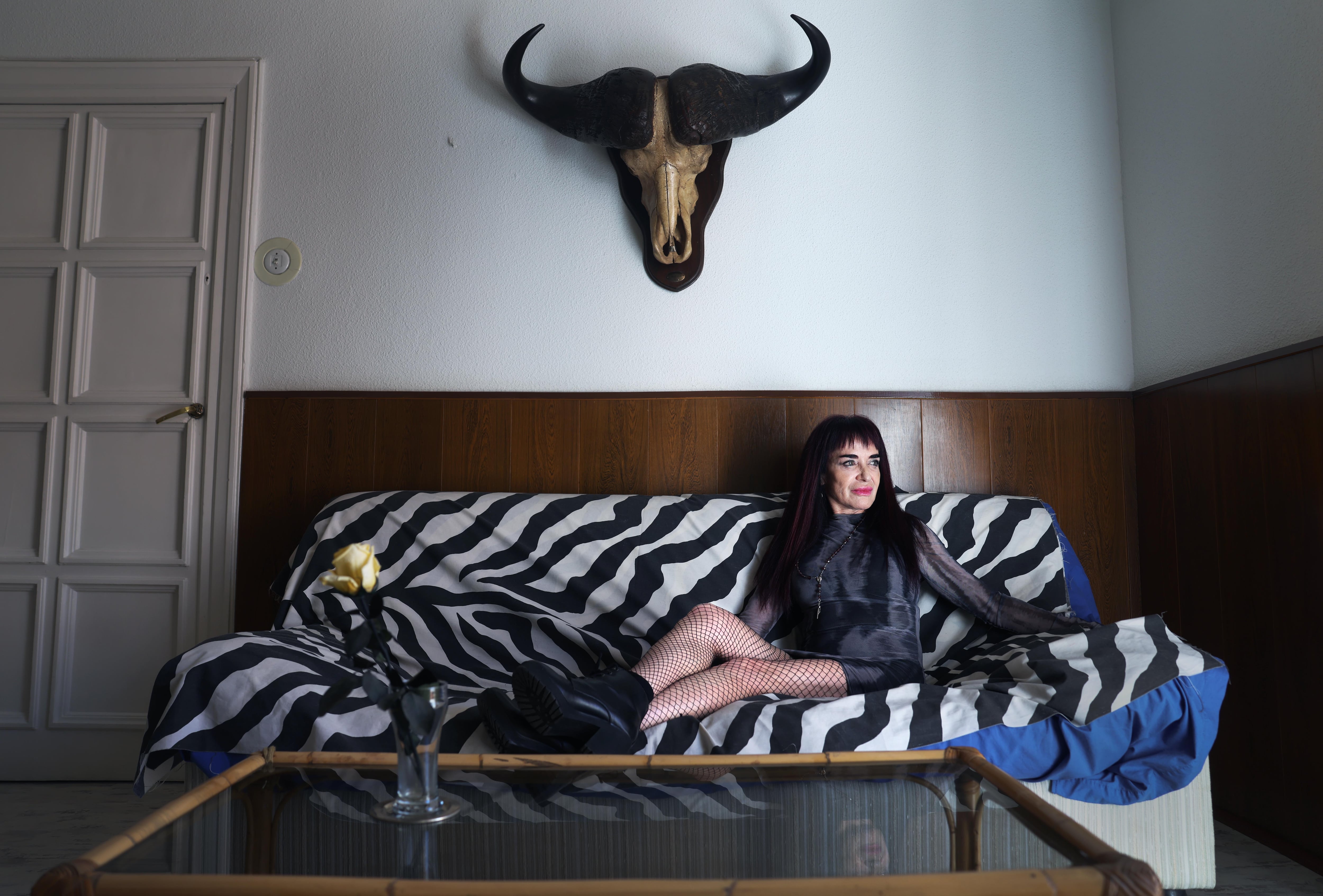  Ana Curra posa en su casa de Madrid, 