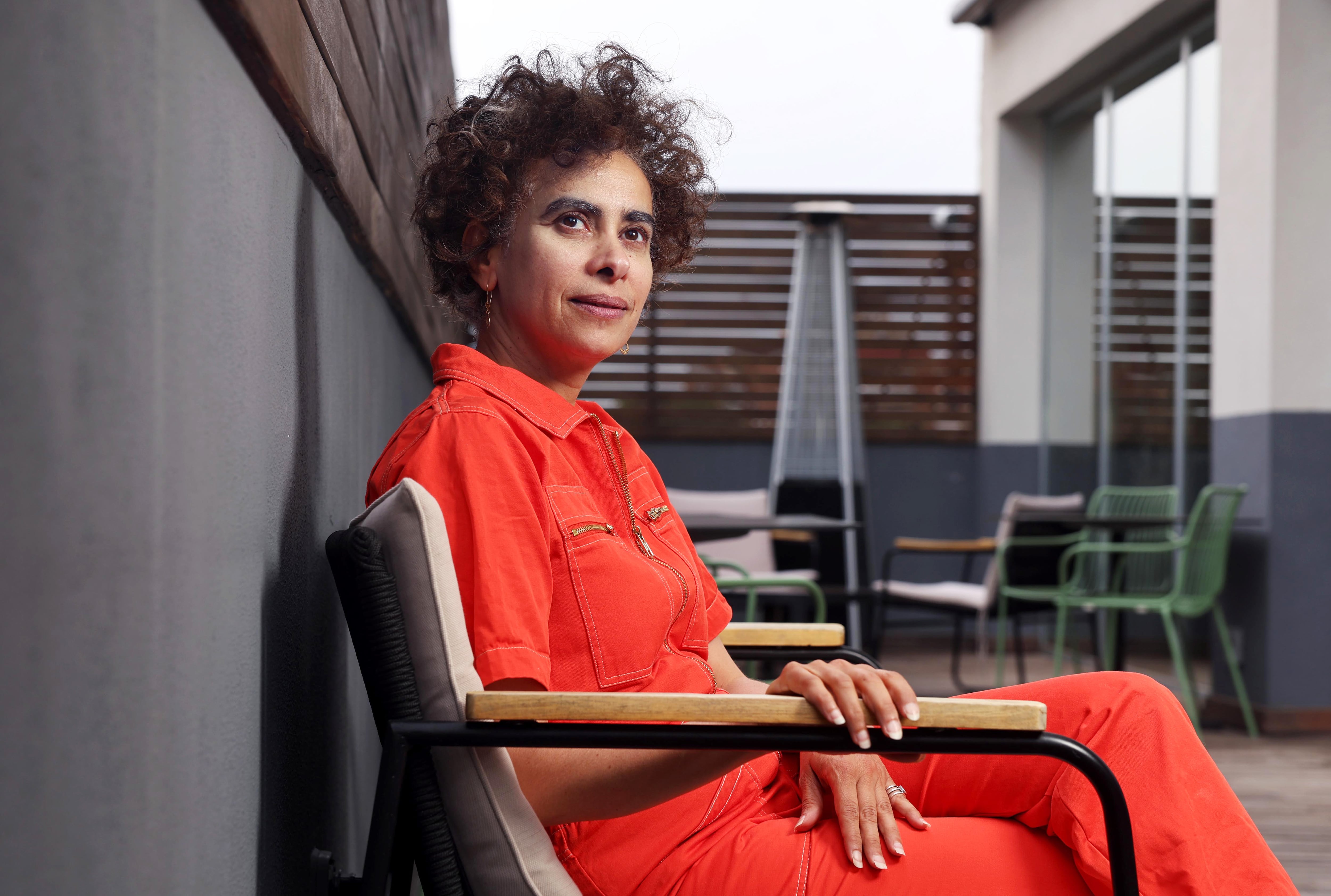 La escritora palestina Adania Shibli, retratada en un hotel de Madrid el 8 de junio de 2024. 