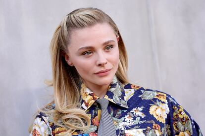 La actriz Chloë Grace Moretz en el desfile de la colección crucero de Louis Vuitton en mayo de 2022 en San Diego (California).