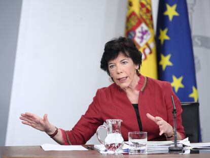 La ministra de Educación y Formación Profesional, Isabel Celaá, en la rueda de prensa posterior al Consejo de Ministros.