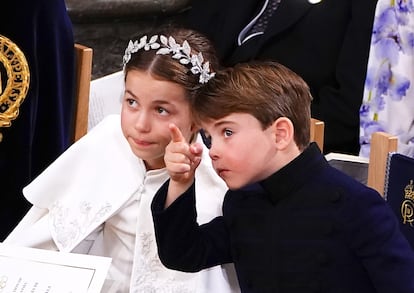 La princesa Carlota y el príncipe Luis, en un momento de la coronación de su abuelo Carlos III.