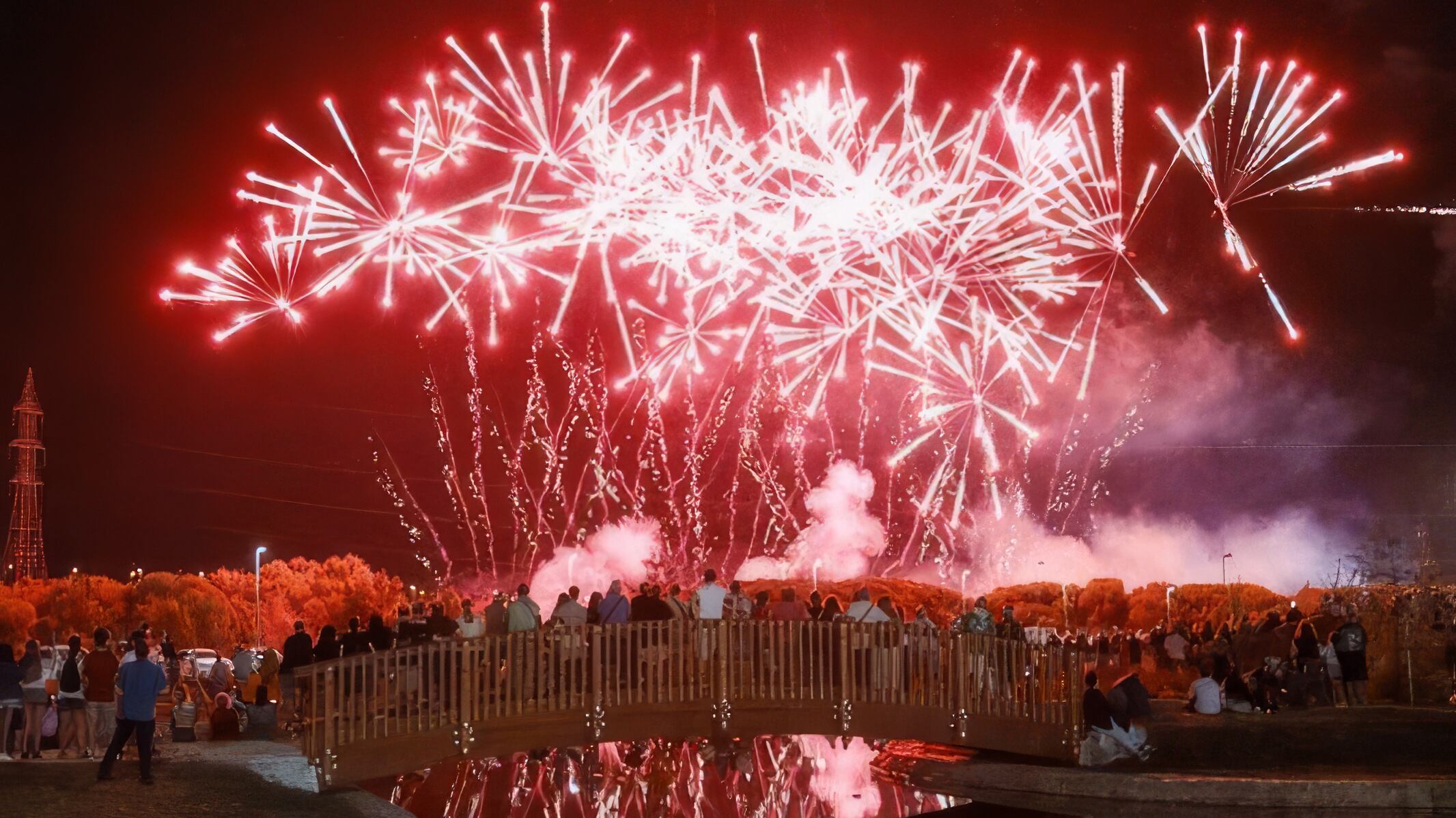 Cinco heridos leves en un incidente durante los fuegos artificiales de Fuenlabrada: “Vaya petardazo”