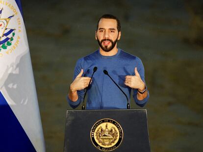 El presidente de El Salvador, Nayib Bukele, interviene en un acto el 15 de junio en San Salvador.