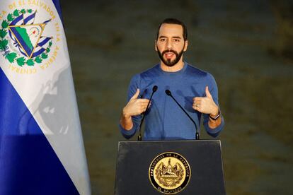 El presidente de El Salvador, Nayib Bukele, interviene en un acto el 15 de junio en San Salvador.