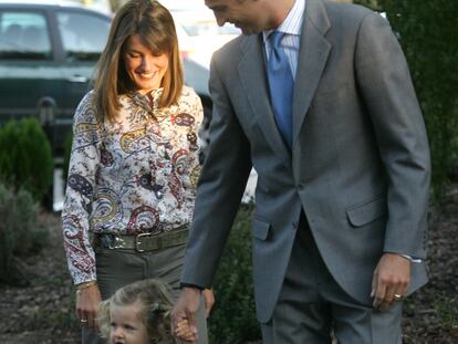 Los Reyes, con Leonor, su primer día en la escuela infantil, en 2007.