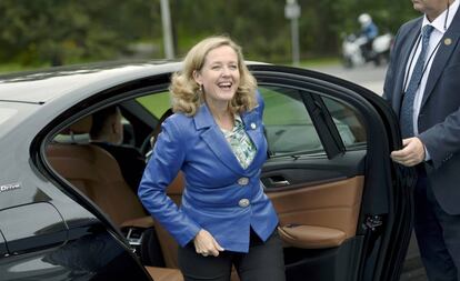 La ministra de Economía en funciones, Nadia Calviño, a su llegada a la reunión del Ecofin este sábado.