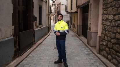 Héctor Novials, trabajador del aeropuerto de Teruel que vive en Gea de Albarracín, uno de los pueblos cercanos.