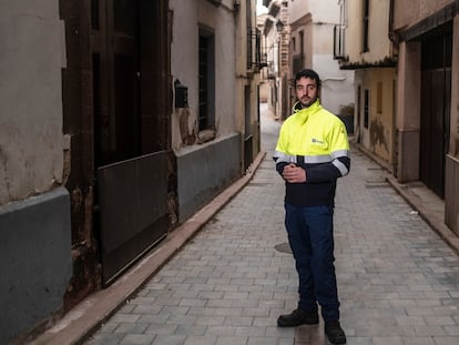 Héctor Novials, trabajador del aeropuerto de Teruel que vive en Gea de Albarracín, uno de los pueblos cercanos.