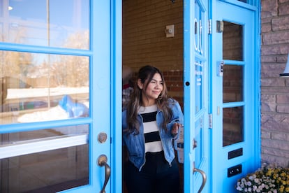 Analis Pina, venezolana que luego de su capacitación en el Centro de Trabajadores, consiguió trabajo en el Children Learning Adventure, un centro que combina educación temprana y apoyo familiar.