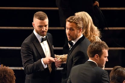 Justin Timberlake y Ryan Gosling se conocieron cuando eran estrellas infantiles del programa 'Mickey Mouse Club', donde también coincidieron con otras celebridades como Britney Spears y Christina Aguilera. Ambos eran los rebeldes del rodaje. "Solíamos hacer cosas malas. Creíamos que éramos muy guays. Aunque echando la vista atrás no eran tan malas como nosotros creíamos que eran en ese momento. Robamos un cochecito de golf y entramos en los estudios MGM, que es totalmente ilegal por otra parte", reveló en el programa de Ellen DeGeneres.