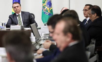 Bolsonaro durante reunião com governadores no Palácio do Planalto.