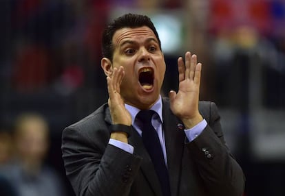 El entrenador del CSKA, Dimitris Itoudis durante la semifinal. 