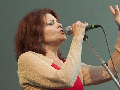 Rosanne Cash, durante un concierto en el festival Folk de Vancouver en 2011.