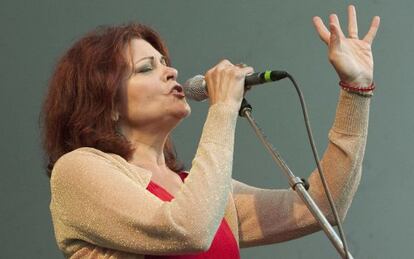 Rosanne Cash, durante un concierto en el festival Folk de Vancouver en 2011.